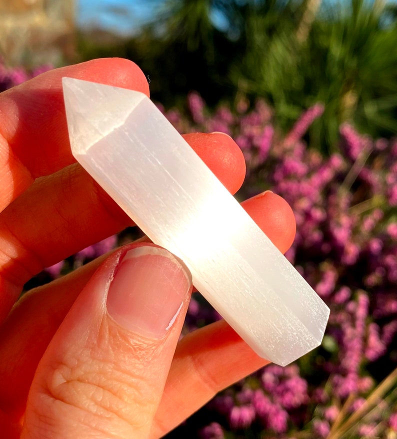 https://www.etsy.com/fr/listing/1145527572/tour-de-selenite-2-pouces-tour-de