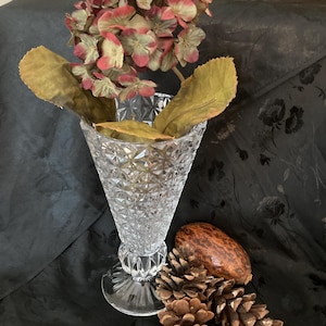 Stunning Antique/vintage EAPG heavy clear glass pedestal vase Elegant farmhouse cottage home table decor. MINT fall flowers Currier Ives?
