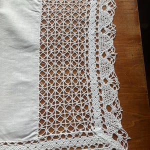 Elegant Vintage crochet linen table runner farmhouse cottage porch spring summer PRISTINE white on white 12.5&quot; X 28.5&quot;  cotton table decor