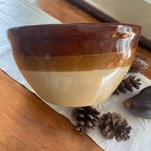 Antique Stoneware pottery brown bowl farmhouse glazed striped natural yellow ware cottage cabin kitchen primitive decor 8.5&quot; shades of brown