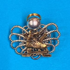Hockey Angel Pin