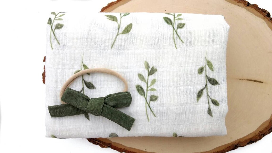 Baby girl swaddle and bow Leaves swaddle Newborn swaddle set Etsy