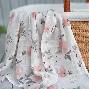 Pink floral swaddle Baby girl swaddle blanket Newborn girl gift Double gauze baby blanket Pink baby blanket Organic muslin swaddle blanket