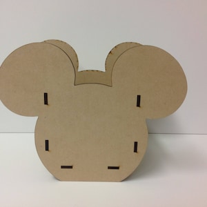 Centro de mesa con forma de caja de Mickey Mouse
