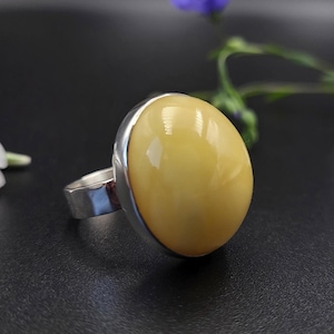 Exclusive ring with Baltic amber / Classic ring natural amber amber ring / Large unique ring with amber / Jewelry made of real amber