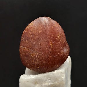 Naturlig bärnstensformad droppe, Energisten, Bärnsten med helt läder, Bärnstensdroppe, för samlare, 14,0 gr., naturlig teckning av hud