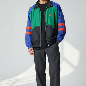 Chaqueta Nike Air Jordan vintage, colorida y rara imagen 2