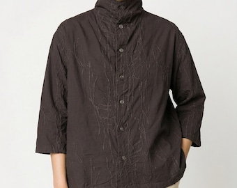 Plantation Issey Miyake, cropped jack met textuur en hoge kraag Japan Archief