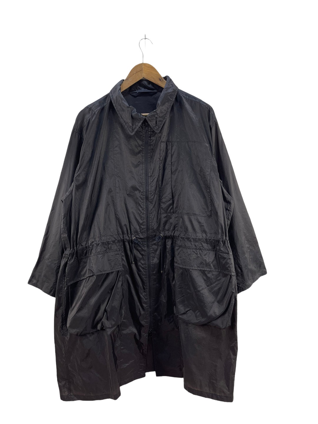 2000’s ISSEY MIYAKE WINDCOAT Issey Miyake Windcoat khaki oversized parka that folds into