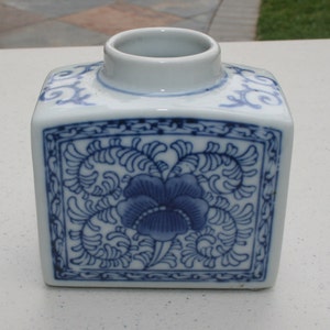 Two’s Company Canton Chinese Collection Ceramic Rectangular Vase #81
