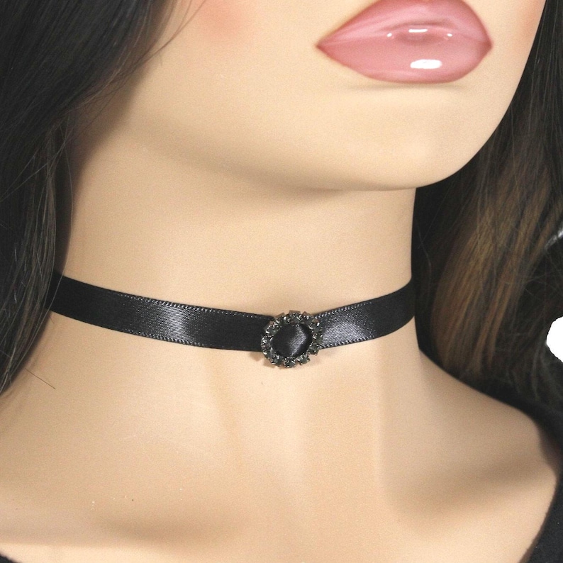 Black Rhinestone Circle Choker Necklace for Woman Silky Satin O-ring ...