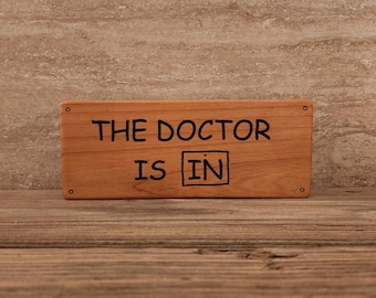 The Doctor Is In, houten blok, Charlie Brown, pinda's, houten bord, lasergegraveerde geschenken, Snoopy, plankoppas, psychiatrische hulp 5 cent