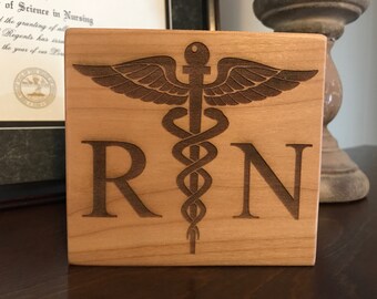RN Caduceus, Sinal de Enfermeira, Presente de Formatura de RN, Dia das Enfermeiras, Presente de Enfermeira Registrada, Aniversário de Enfermeiras, Semana de Enfermeiras, Presente para RN, Sinal Médico