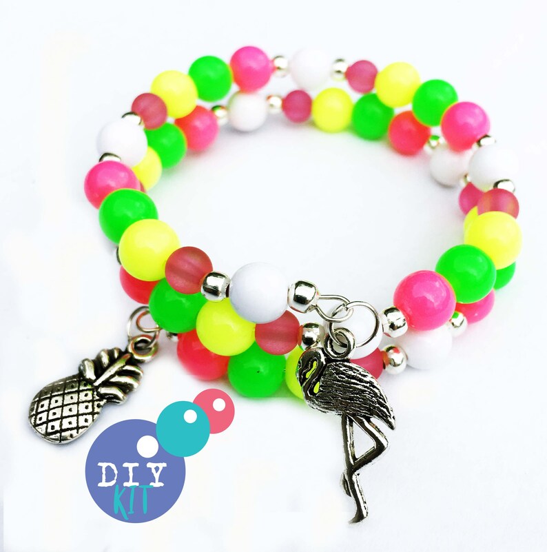 girls bracelet making