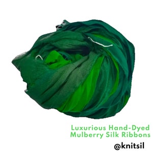 Sari Soie Ruban super encombrant - vert menthe - rubans de soie Sari  - idéal pour les médias mixtes, fabrication de tapis, bijoux
