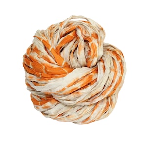 Tintura SHIBORI / Nastro di seta Sari filato super voluminoso - Crema arancione - Strisce di seta - Ottimo per tecniche miste, creazione di tappeti, gioielli / 25+ iarde