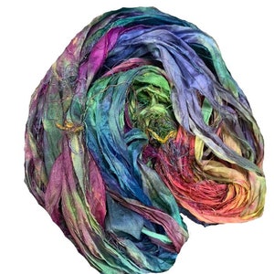 Recyceltes Sari-Seidenbandgarn - Multi-Regenbogenfarbe schattiert - 50 GMS - Boho-Band - Seidenstreifen - Ideal für Halsketten, Teppichherstellung, Schmuck
