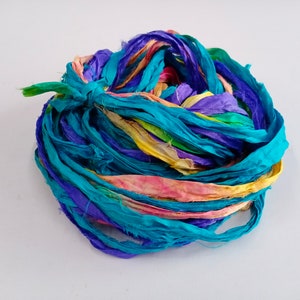 Sari Soie Ruban super encombrant - vert menthe - rubans de soie Sari  - idéal pour les médias mixtes, fabrication de tapis, bijoux