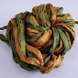 Sari Soie Ruban super encombrant - vert menthe - rubans de soie Sari  - idéal pour les médias mixtes, fabrication de tapis, bijoux
