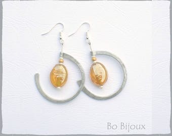 Boucles d'oreilles métal perle en verre jaune