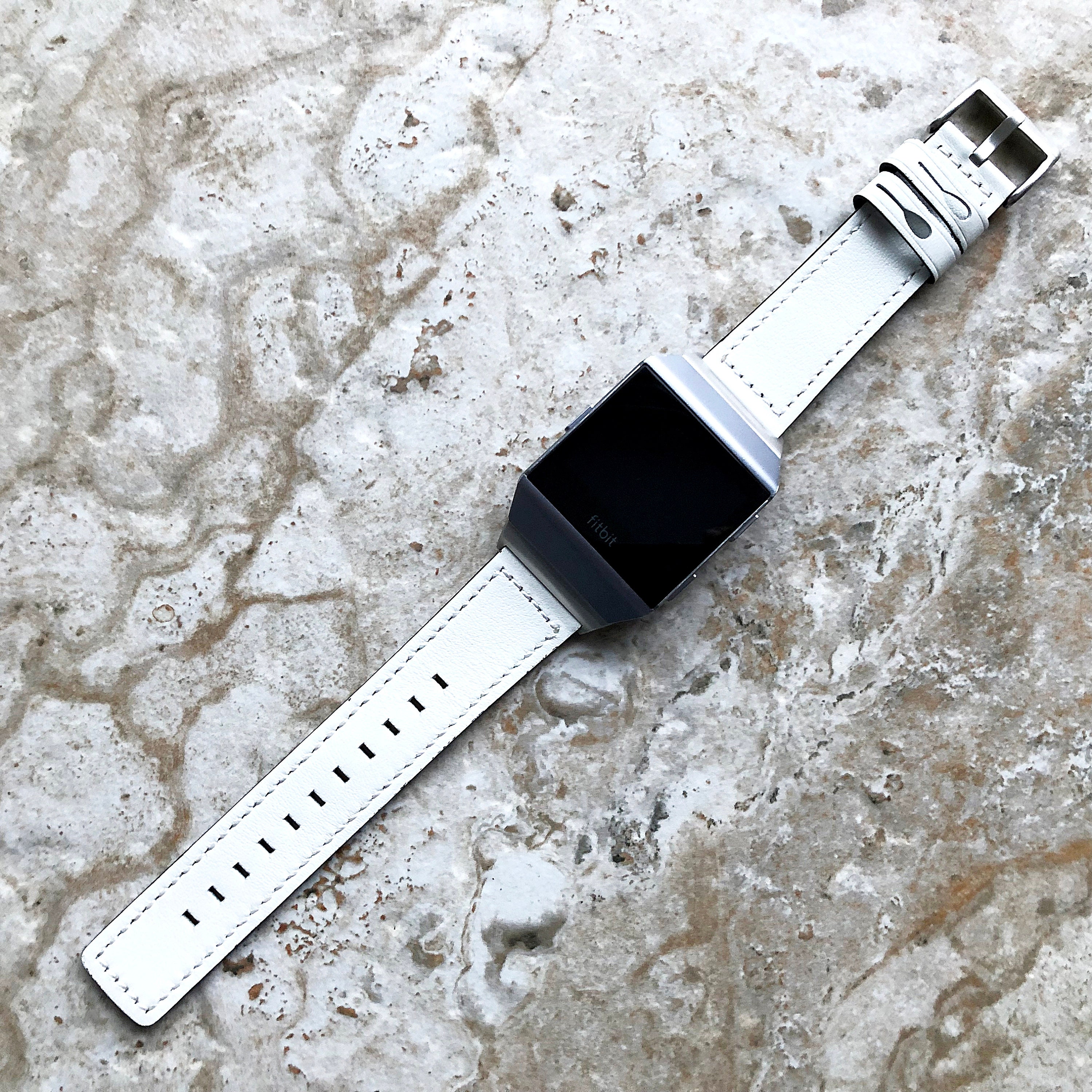 Fitbit ionic discount white band