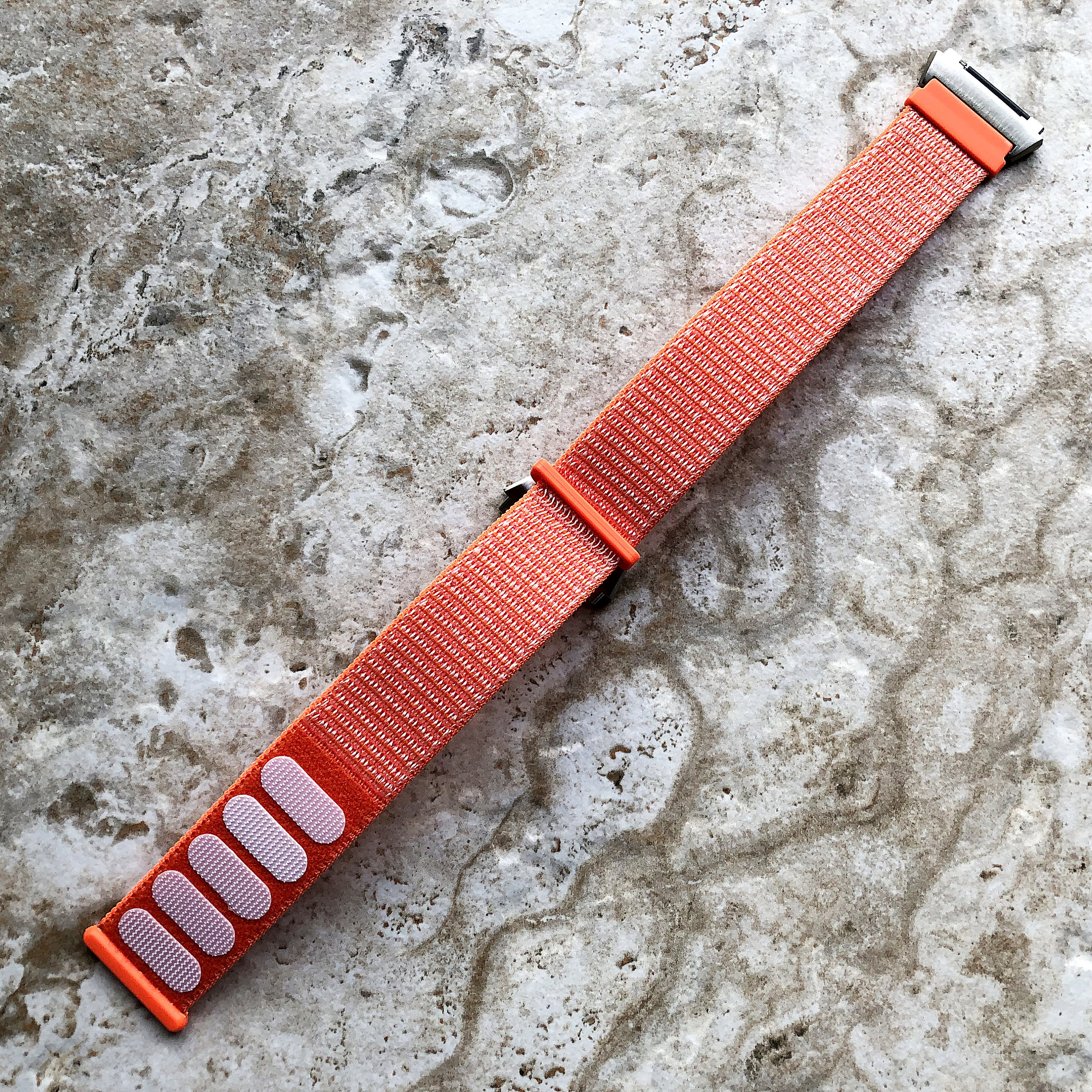 Fitbit ionic shop orange band