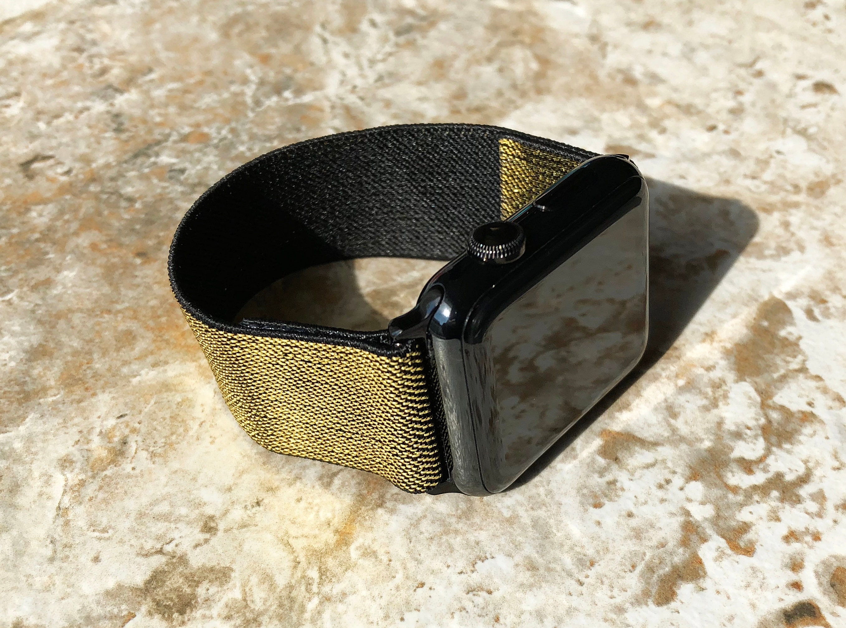 Space grey apple watch gold band sales