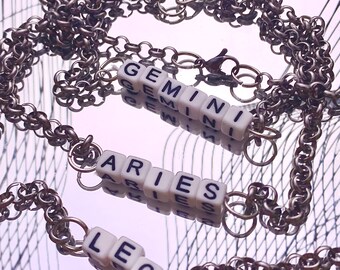 Astrologische Zeichen klobige Kette Block Brief Halsband