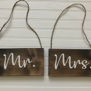 Mr. and Mrs. Signs - Chair Signs - Sweetheart Table Signs - Mr. and Mrs. Chair Signs - Bride and Groom Chair Signs - Rustic Wedding Signs