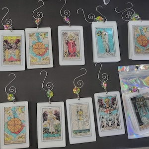 Ornement de Noël fait main en résine pour cartes de tarot