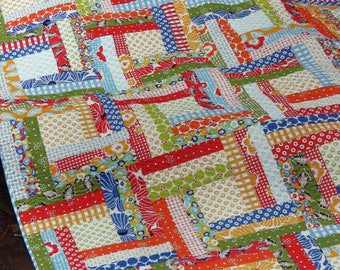 Off the Rail Quilt Pattern - Jaybird Quilts JBQ-110, Fat Quarter Friendly Quilt Pattern, Four Quilt Sizes Included, Modern Quilt Pattern