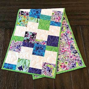 Dancing Squares PDF modello runner da tavolo CCQ067, modello runner da tavolo Easy Charm Square PDF, modello runner da tavolo per Charm Squares
