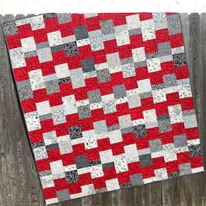 Stair Steppin&#39; Quilt Pattern PDF Version, Cuddle Cat Quiltworks CCQ068, Fat Quarter Friendly Quilt Pattern in Four Size Options