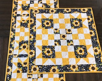 Floral Bouquet PDF Table Runner and Topper Pattern CCQ070, Spring Flowers Table Runner Pattern, Sawtooth Star Table Runner & Topper Pattern