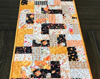 Garden Path PDF Table Runner Pattern CCQ061, Easy Charm Square Table Runner Pattern, Beginner Friendly Runner Pattern for Charm Squares