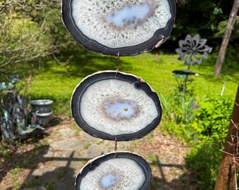 Molinillo de viento de ágata hecho a mano: Campana de viento fabricada en EE. UU., 4 piezas de ágata con bandas de cristal (natural) (S50112N)