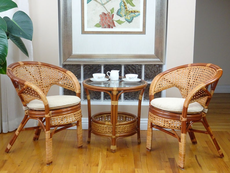 2 sitting chairs