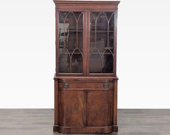 Vintage Drexel Hutch - Elegant Glass Doors & Spacious Storage