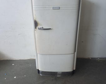 Antique Hotpoint Refrigerator (1930s)