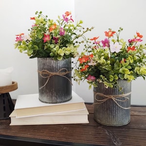 Floral arrangement, Spring bouquet, Metal vase, Vase with flowers, table centerpiece, Modern Farmhouse decor, Farmhouse kitchen flowers, red