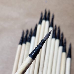 Dünne Katzenfell Pinsel für die Malerei, Kunst Pinsel für die Malerei dünne Linien, Kalligraphie, Petrykivka Kunst, Geschenk an den Künstler, Geschenk Petrykivka Künstler