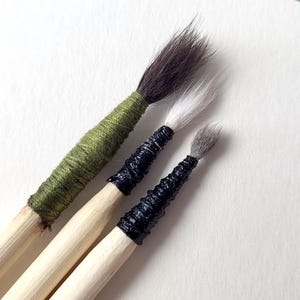 Set di tre pennelli in pelliccia di gatto, di diverse dimensioni, per linee sottili o calligrafia, pennelli Petrykivka, pennelli in fibra naturale, pennelli per arte popolare