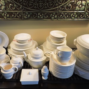 VG Vintage Wedgwood Edme Assorted China Made in England Very Good Condition