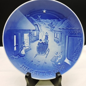 1979 Bing And Grondahl Copenhagen Porcelain 7.25&quot; Wall Plate &quot;White Christmas&quot; #9079Made In Denmark