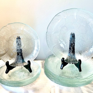 Vintage Fleur By Arcoroc France Pressed Glass Luncheon Plates and Salad Plates, Torte plate
