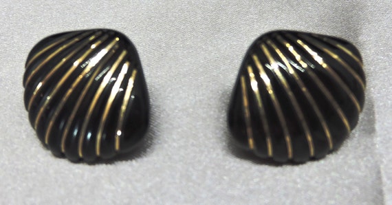 Vintage Black Onyx And 14Kt Gold Shell Shape Post… - image 4