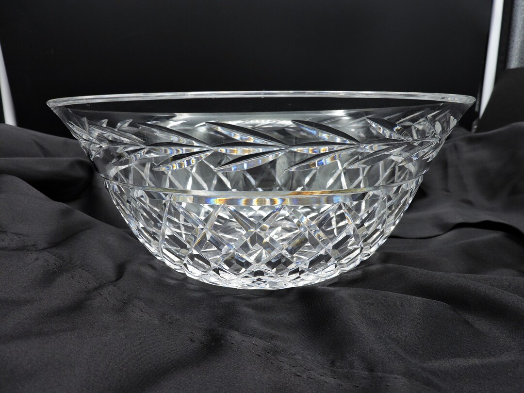 Vintage Waterford Crystal Lead Crystal 9 Round Bowl Diamond Cut Laurel