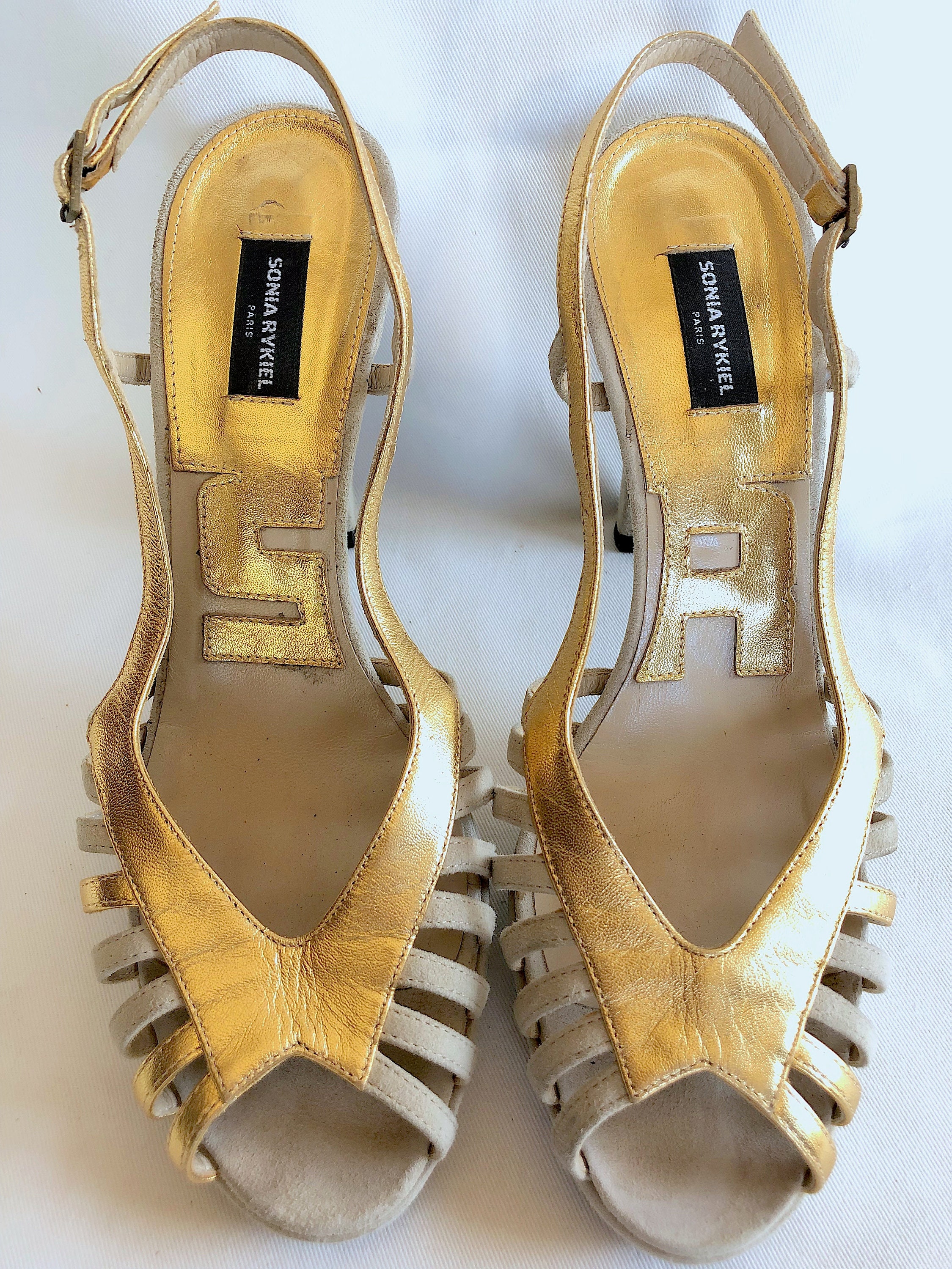 report signature high heels