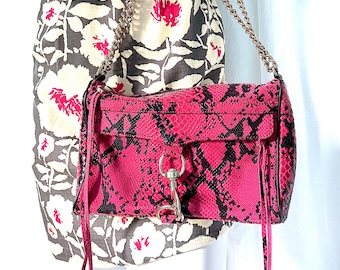 Y2K Crossbody Bag, 2000s Luxury Chic, PINK PYTHON Bag, Gold Chain Bag, Convertible Shoulder Strap, 70s Disco Chic Clutch, 90s Tom Ford Vibe