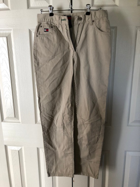 khaki pants with back pockets